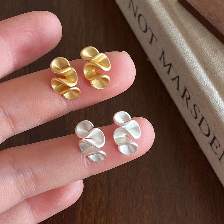 Geometric Flower Stud Earrings for Women – Silver Needle Fashion Jewelry