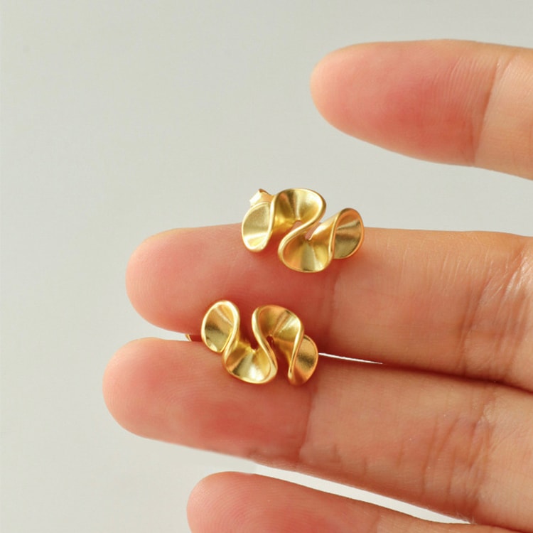 Geometric Flower Stud Earrings for Women – Silver Needle Fashion Jewelry