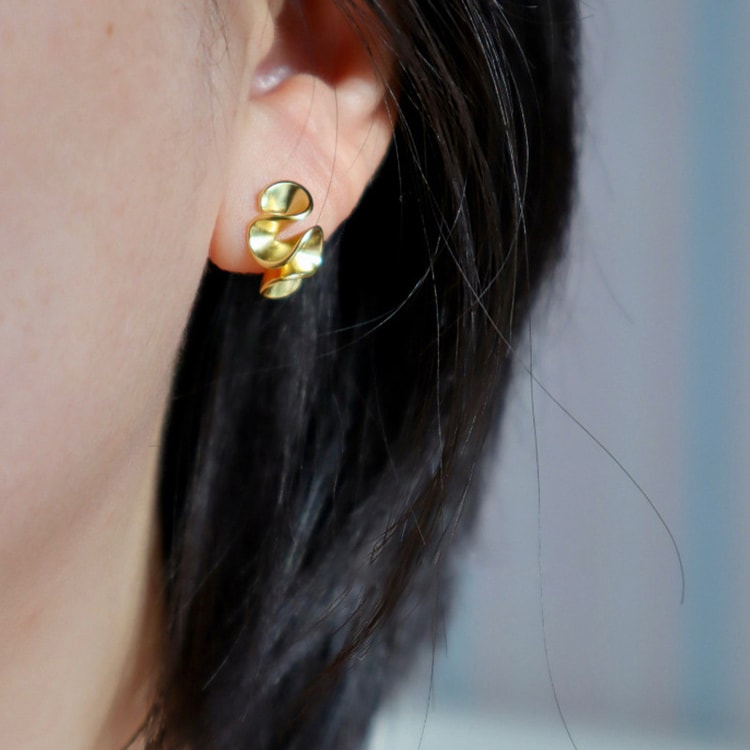 Geometric Flower Stud Earrings for Women – Silver Needle Fashion Jewelry