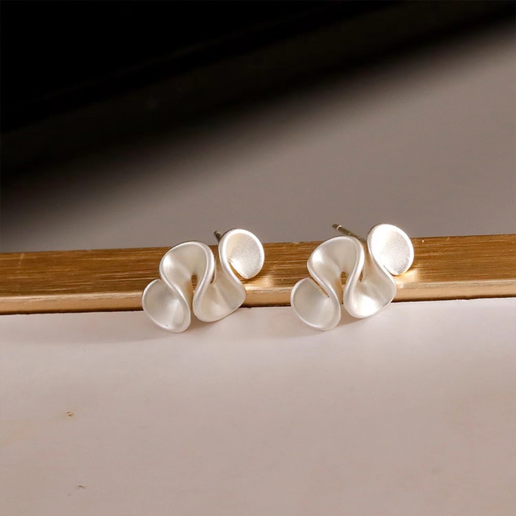 Geometric Flower Stud Earrings for Women – Silver Needle Fashion Jewelry